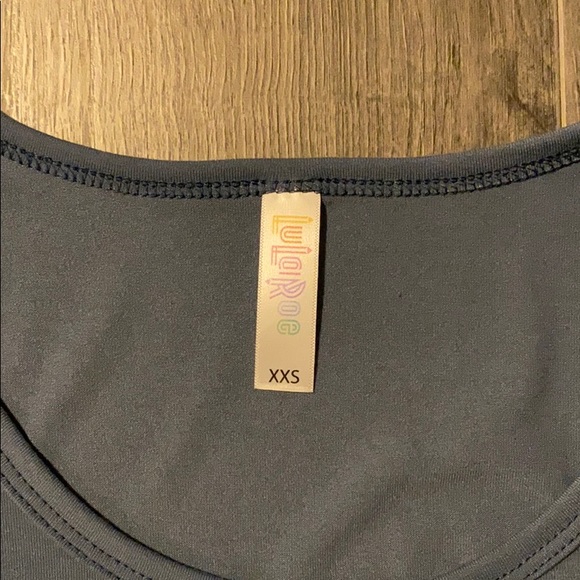 LulaRoe Lynnae Long Sleeve Top - Picture 3 of 3